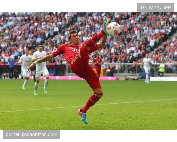 即时:格雷戈里奇头球破门,弗赖堡再度取得领先